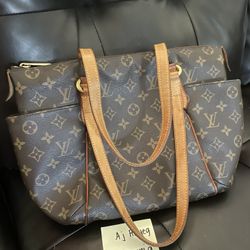 Lv Totally Pm ( SOLD)