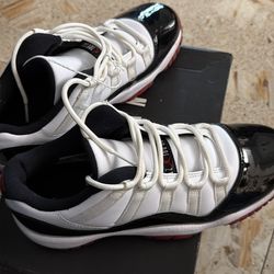 Air jordan 11 retro low 6.5y