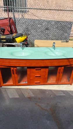 Bathroom vanity