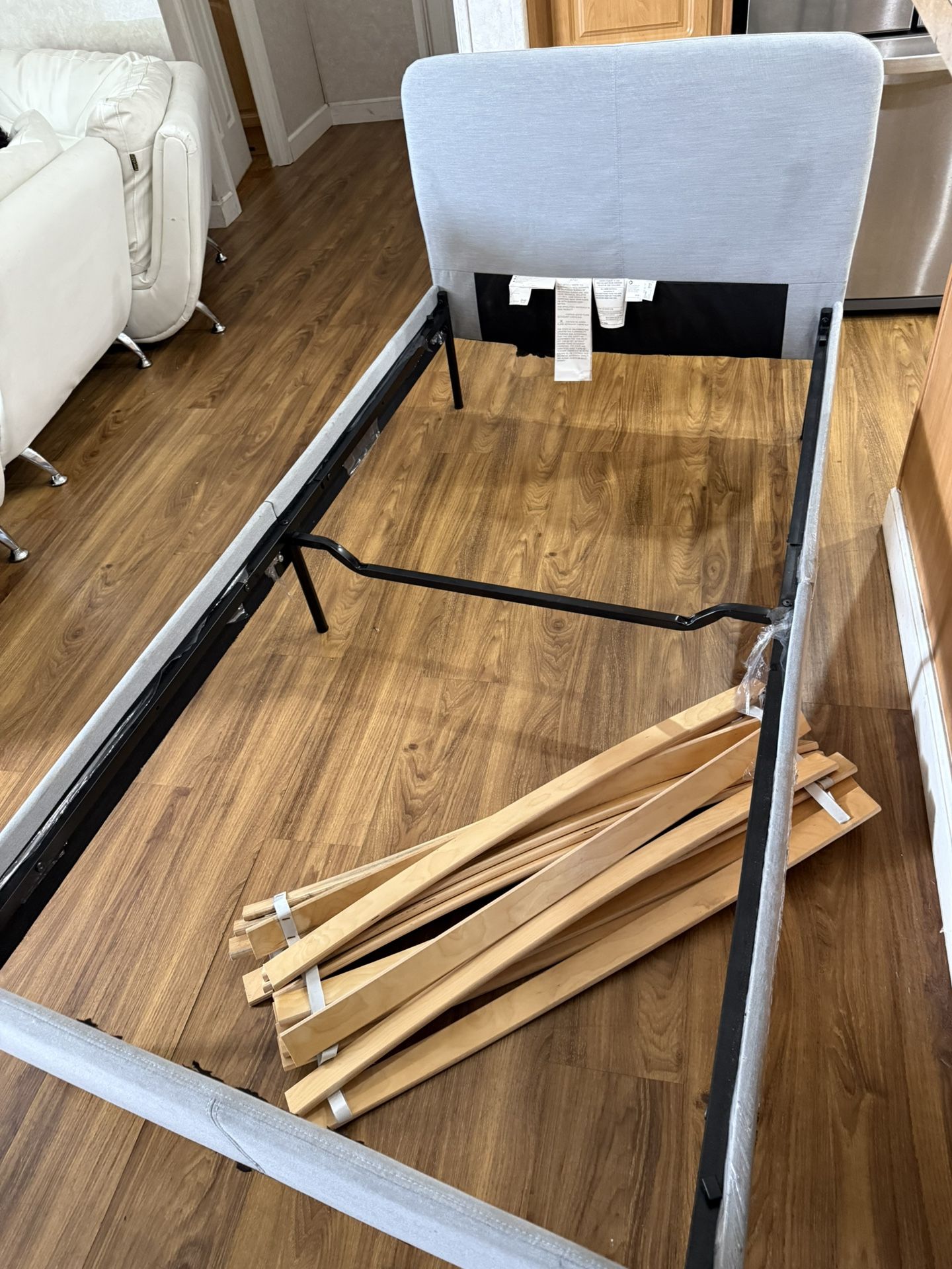 Twin Bed / Cama Individual