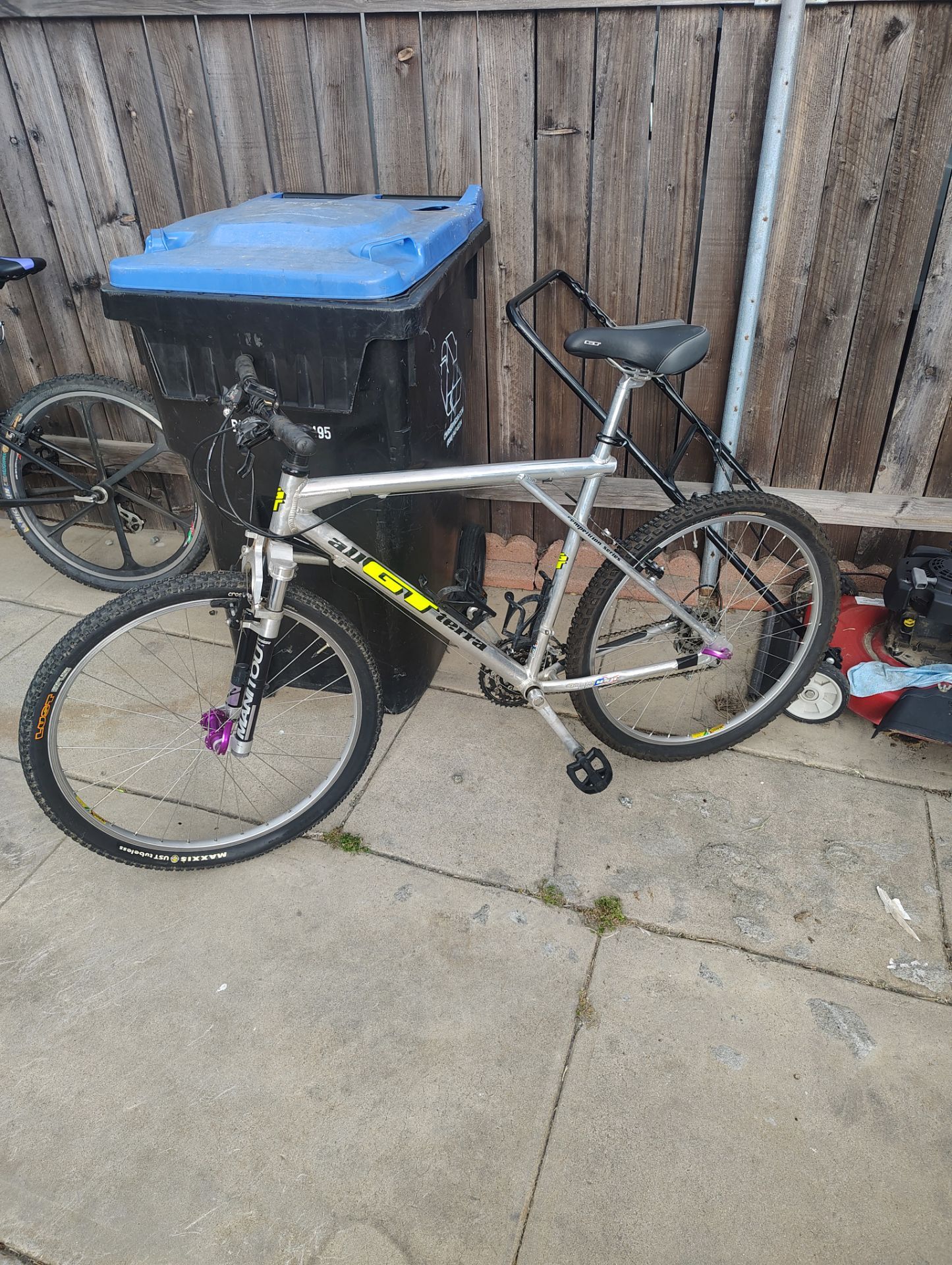 1990s GT Zaskar mountain bike 26"