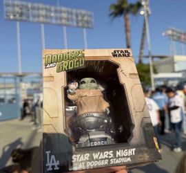 Grogu Star Wars Dodgers Bobblehead Vinyl Exclusive Star Wars Night 2026
