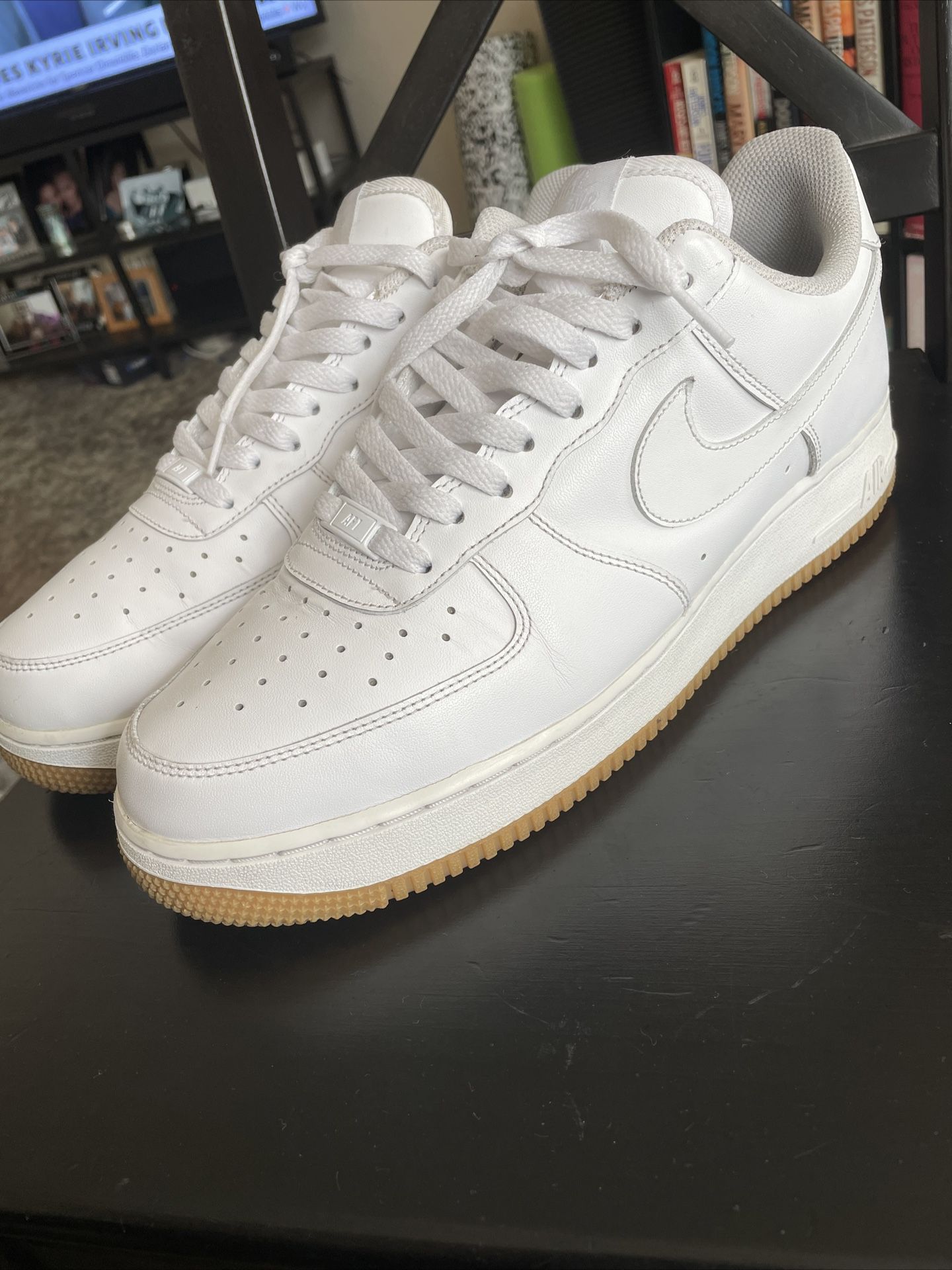 Nike Air Force 1 LV8 High GS Black Speckle Gold GUM Hightops Sneakers WMNS  6 for Sale in Mentone, CA - OfferUp