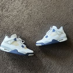 Midnight Navy Jordan 4 Retro (REFURBISHED)