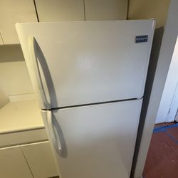 Frigidaire Refrigerator 
