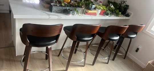 Bar stools set of 4 (Floor to top chair 26) (Full height with back 35 inches )