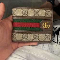 gucci wallet