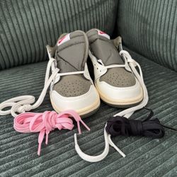 Jordan 1 Low Travis Scott Medium Olive 