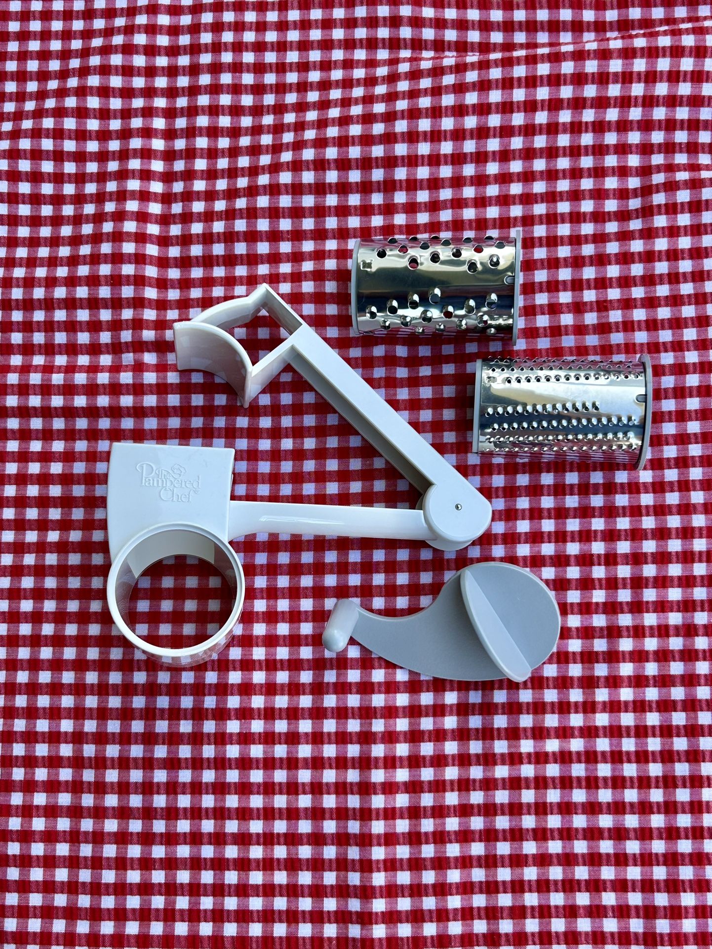 Pampered Chef Deluxe Cheese Grater Shredder Unused #1275 Rotary