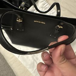 Voyager Large Saffiano Leather Tote Bag 