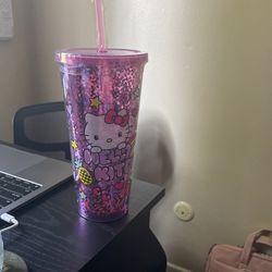 Huge Hello Kitty Cups 