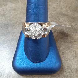 DIAMOND  RING 14K  7GR  ,7 DIAMON ,SIZE 10