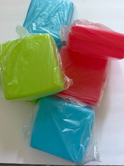 Tupperware sandwich containers