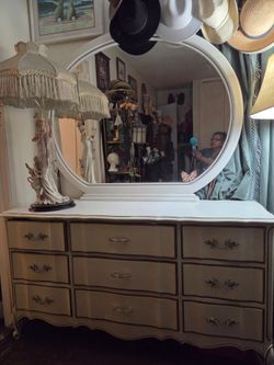 Dresser/Mirror