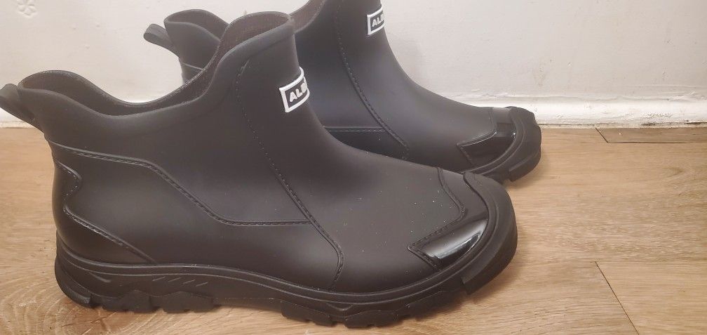 Brand NEW Work Shoes