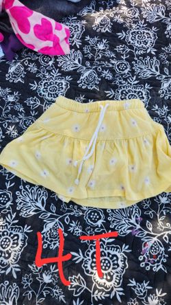 Girls clothes! Sizes in pictures!
