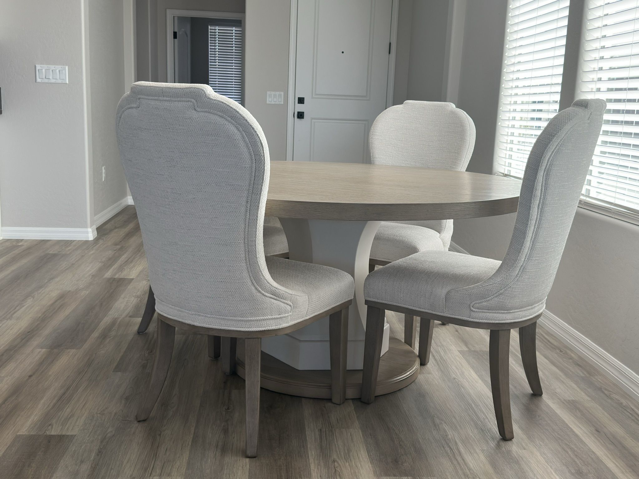 LIKE NEW 60" Round Dining Table and Chairs Set