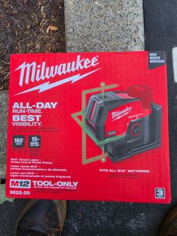 BRAND NEW UNOPENED UNUSED  Milwaukee M12 Green laser cross line and plumb points 3622-20