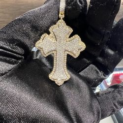 10k gold REAL NATURAL DIAMOND PENDANT with 2 ctw diamonds for a good price!!