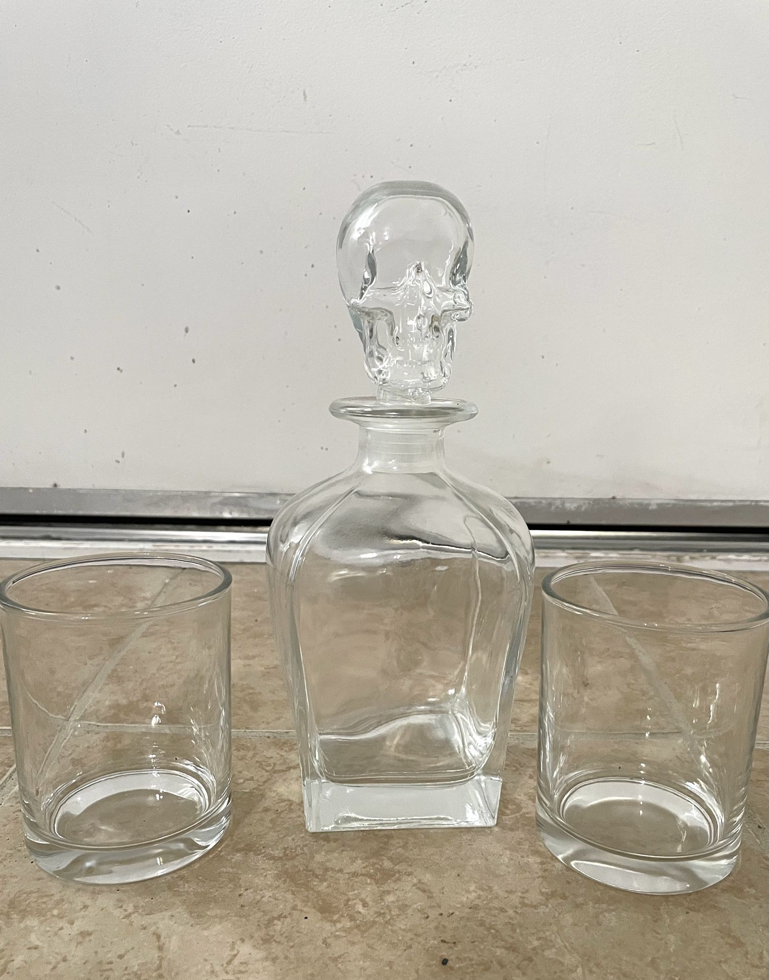 SKULL WHISKEY DECANTER AND GLASSES