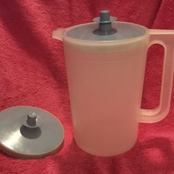 Vintage Tupperware 2 Quart Pitcher #1676 with 2 Blue Lids!