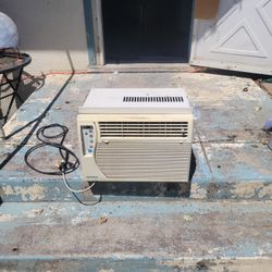 Fredders Window Air Conditioner 