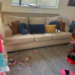 Couch With pull out bed