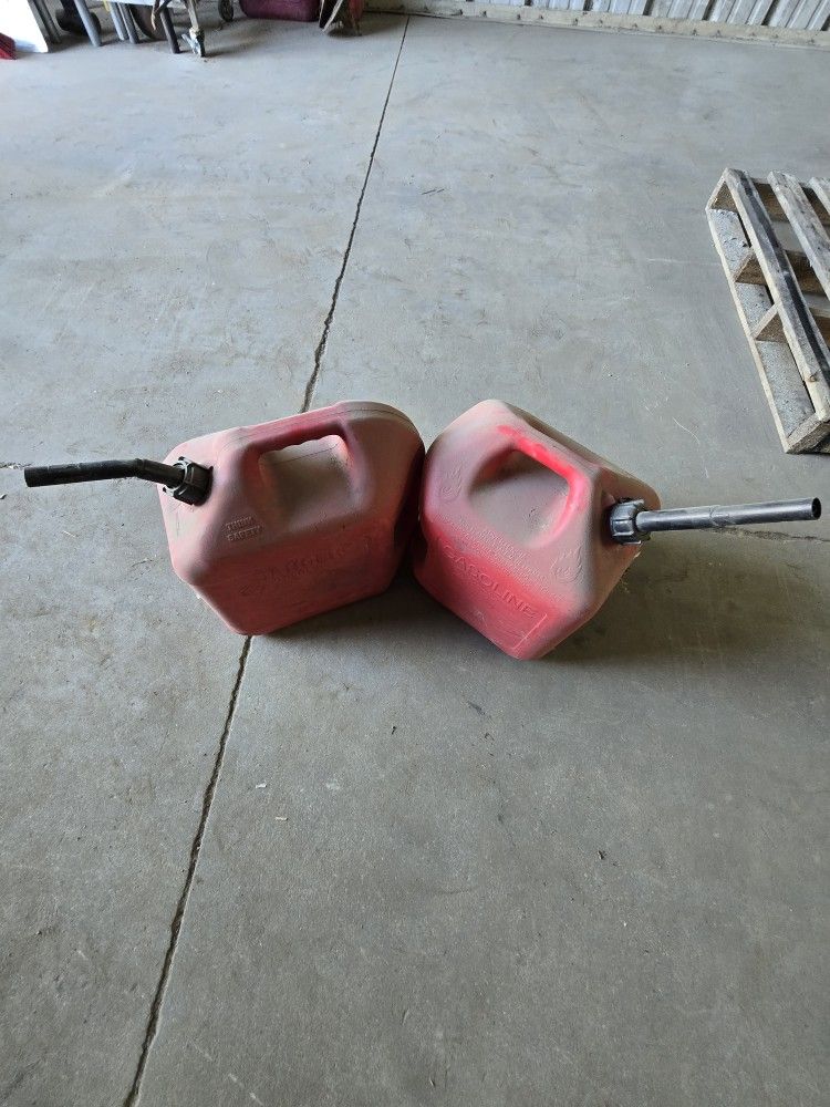 5 gallon gas cans