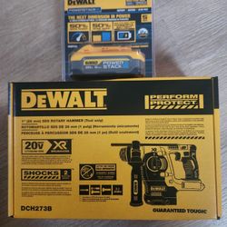 Dewalt SDS Plus Rotary Hammer And Battery Powerstack                       Precio Fijo No Negociable 