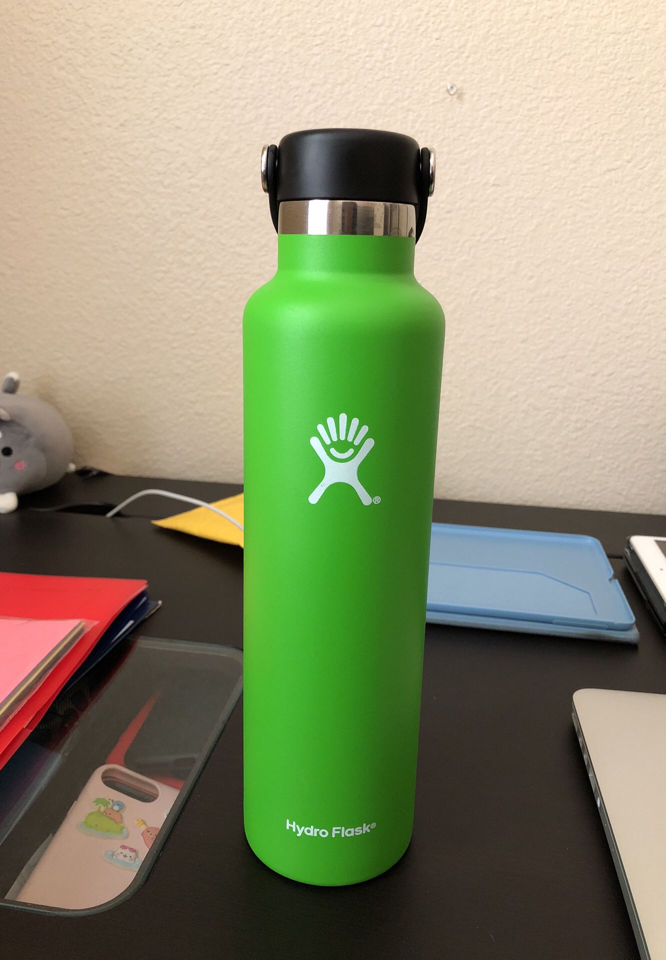 Hydro Flask 24oz Black with Free Boot for Sale in Houston, TX - OfferUp