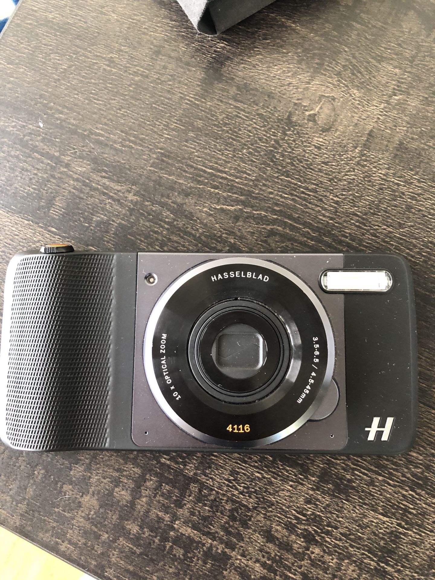 Moto Hasselblad True Zoom Camera