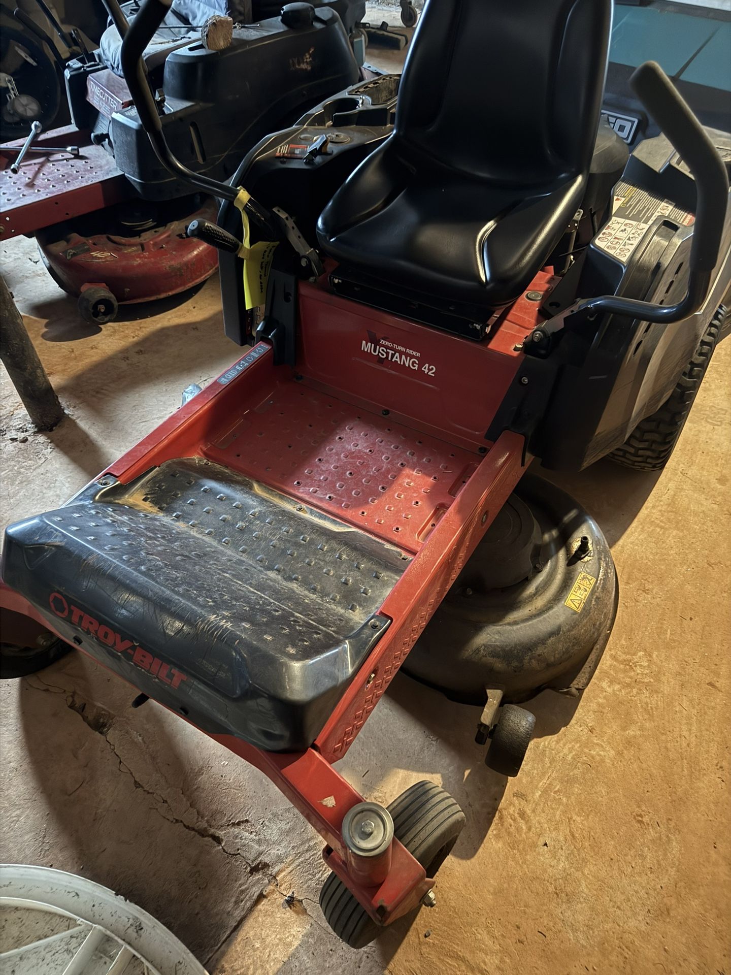 Troy Built 43” Cut Mustang Zero Turner