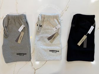 ESSENTIALS SHORTS