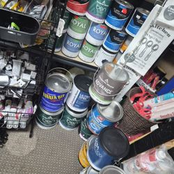 CLOSING DOWN EVERYTHING IS NEGOTIABLE HIT ME UP