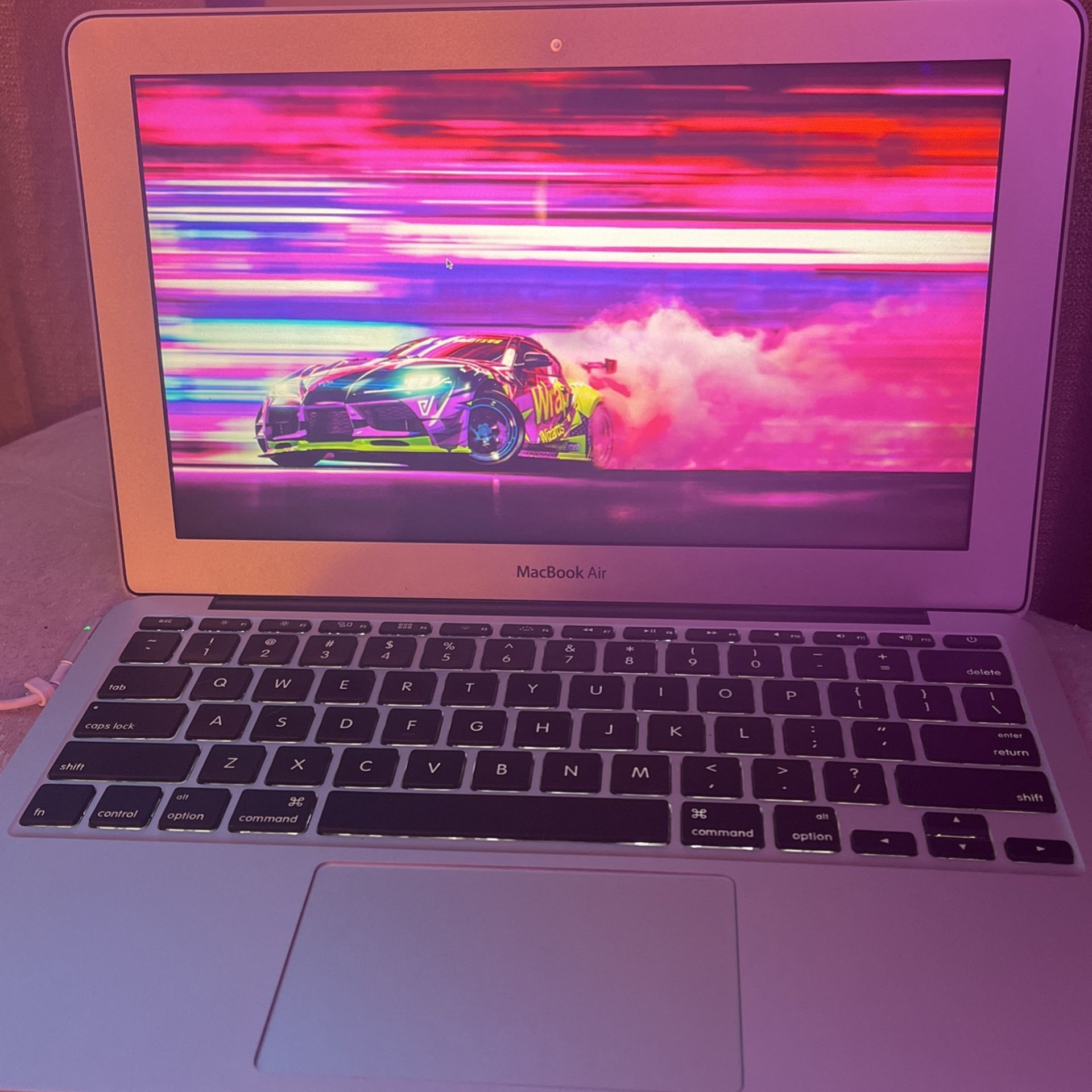 Mac Book Air 11-inch 2011