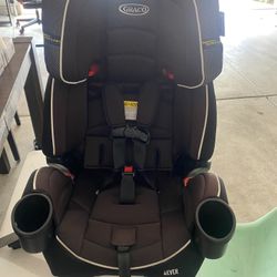 2 Graco Car seats 4ever Deluxe And 4ever SS 