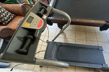 Treadmill $20 WORKS hand weights included