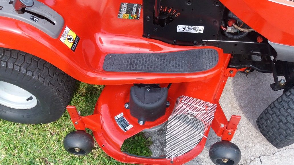 YTH 2148 Husqvarna riding ride on mower 21 HP Hydrostatic transmission