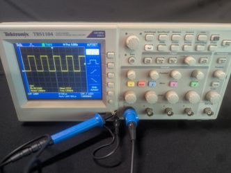 Tektronix TBS1104 100MHz 4-Channel Digital Oscilloscope – Tested Working