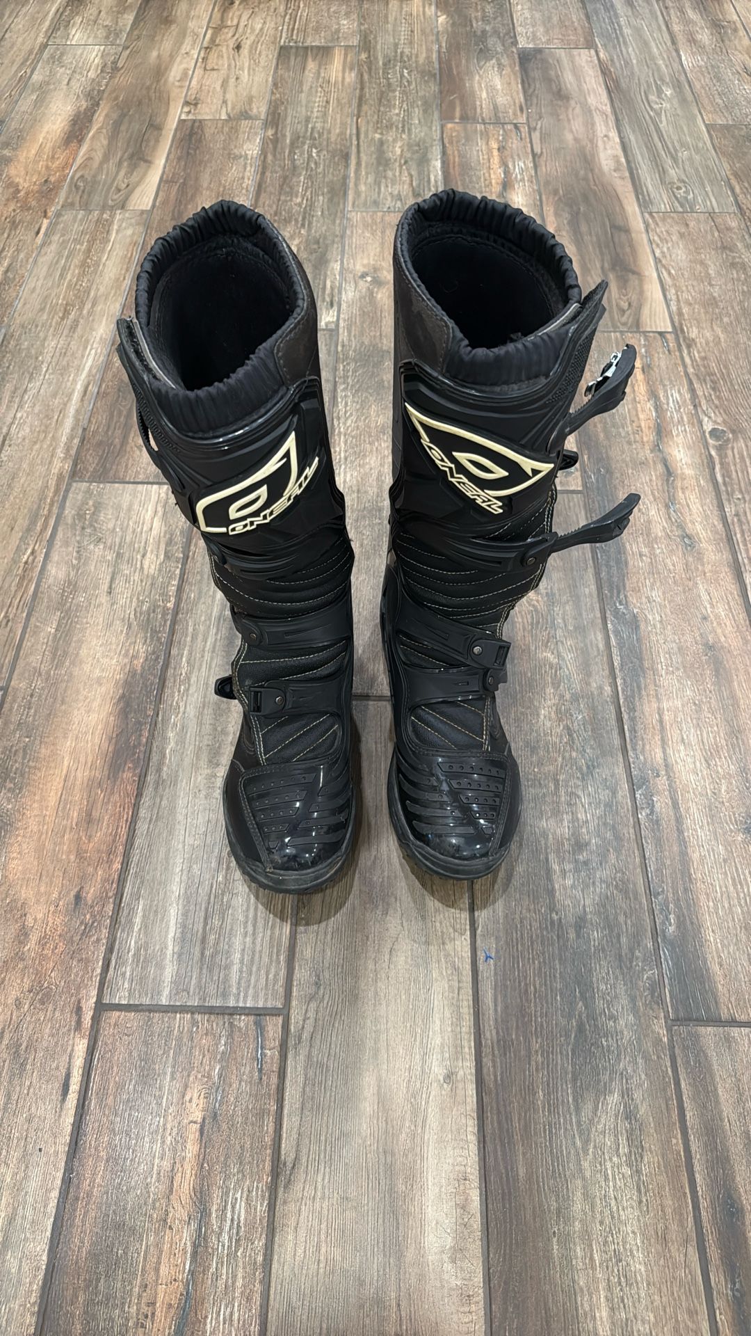 Read Add. Size 13 Motorcycle Riding Boots (Broken Straps)