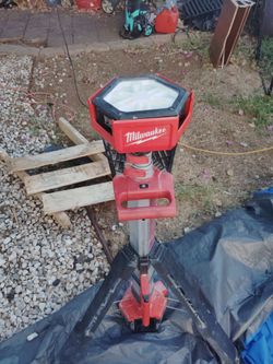 Milwaukee rocket dual power tower