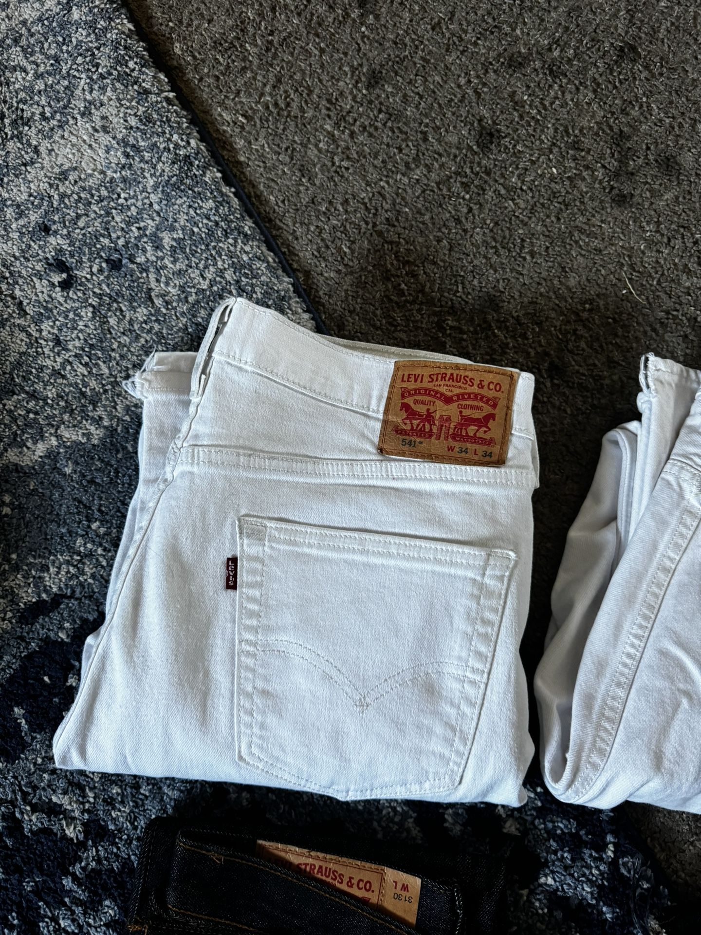 LEVIS 501 JEANS
