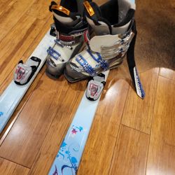 Ski 136 Cm Boots Size 25