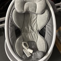 Like-new Munchkin baby swing 🍼