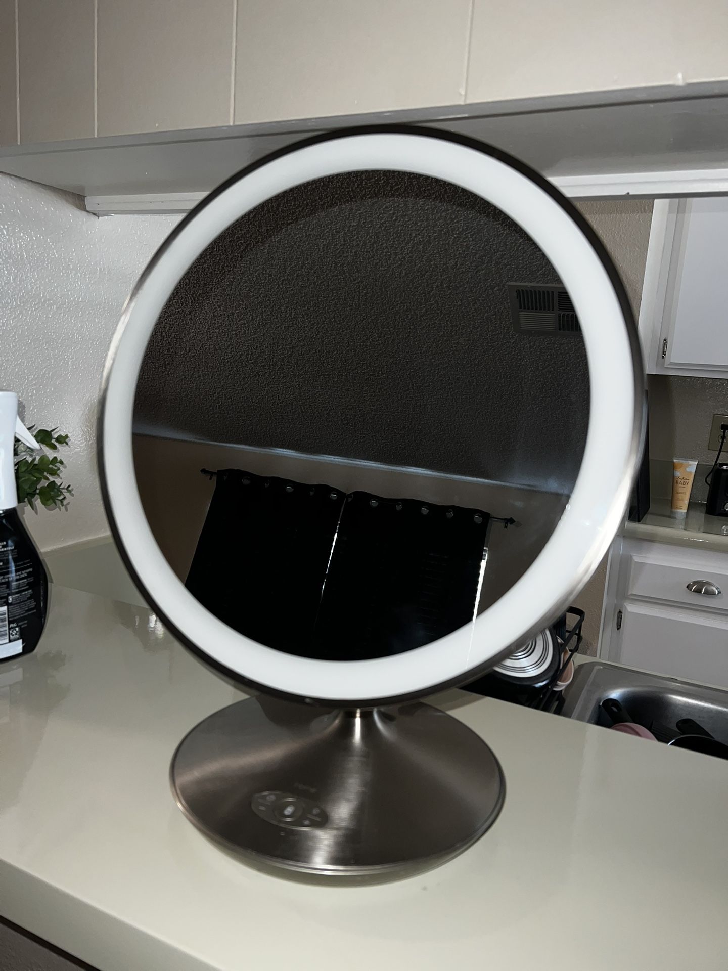 iHome Glow Ring Mirror