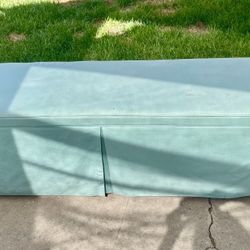 Furniture/Table/Chair
