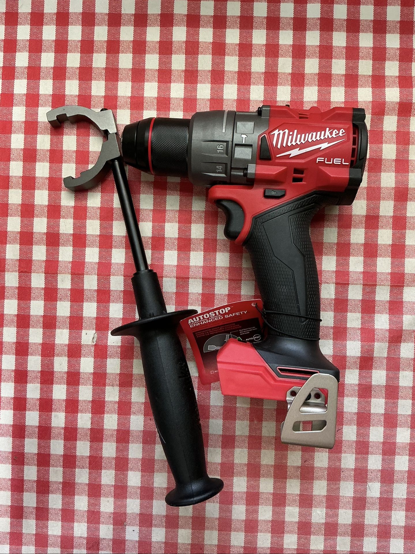 Milwaukee. M18 FUEL Lithium-Ion Brushless Cordless 1/2 in. Hammer Drill/Driver (Tool-Only).2904-20.
