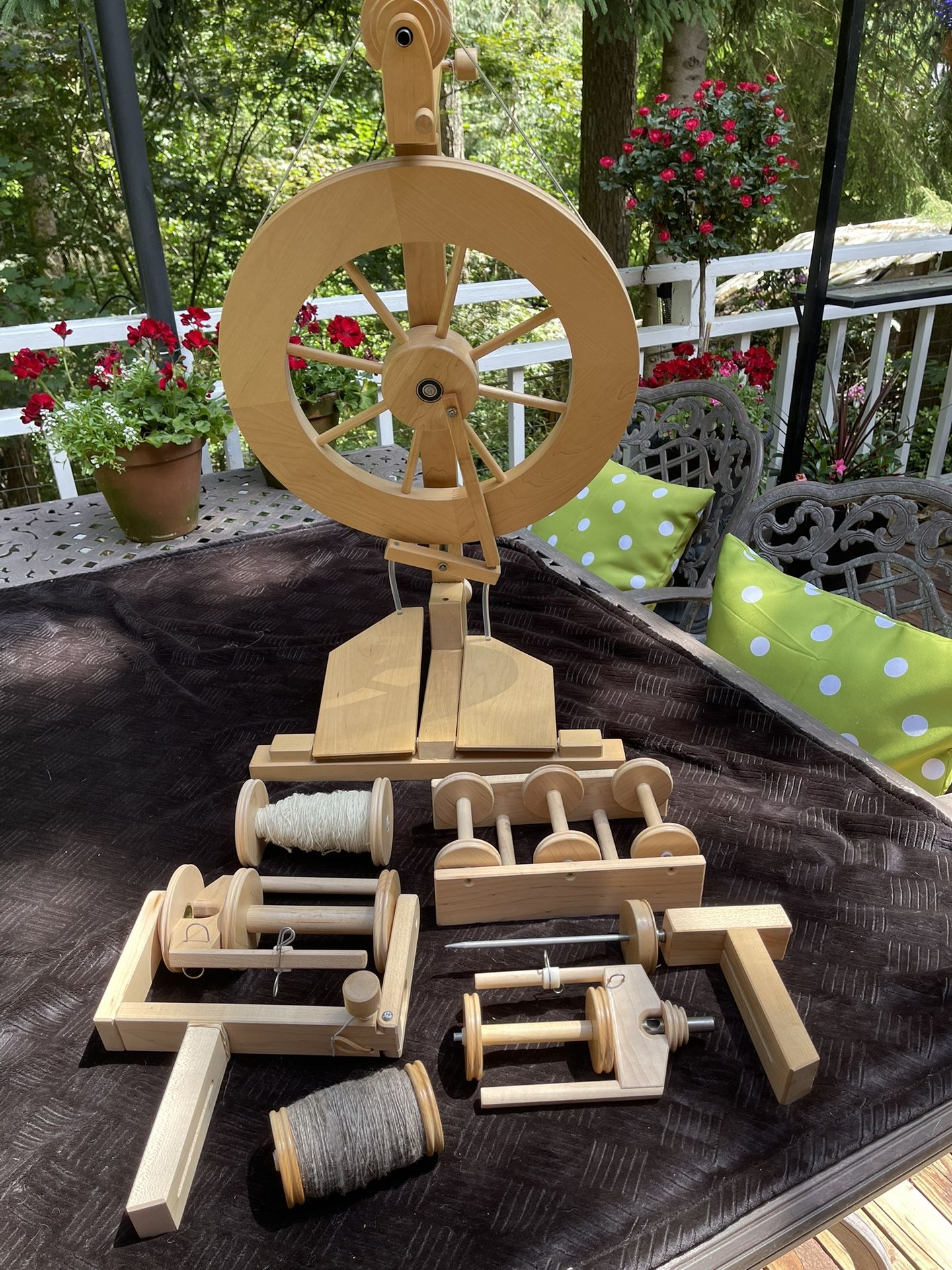 Lendrum Double Treadle Spinning Wheel With Accessories