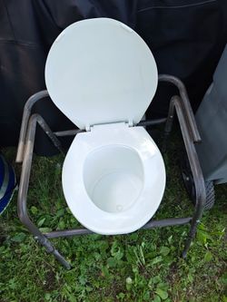 Portable toilet. Bedside.