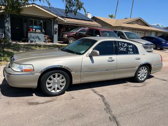 2011 Lincoln Town Car